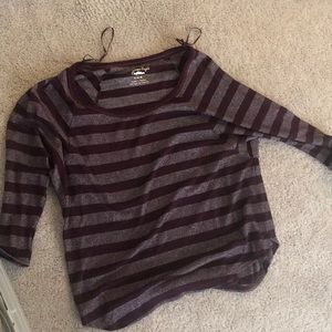 Quarter sleeve striped tee